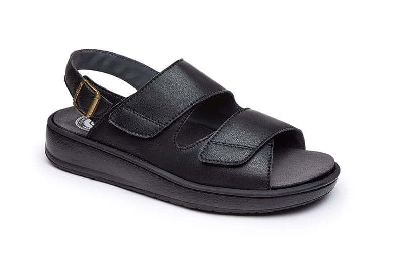 סנדלי גברים מעור עם רצועות סקוץ׳ ורוחב רחב
