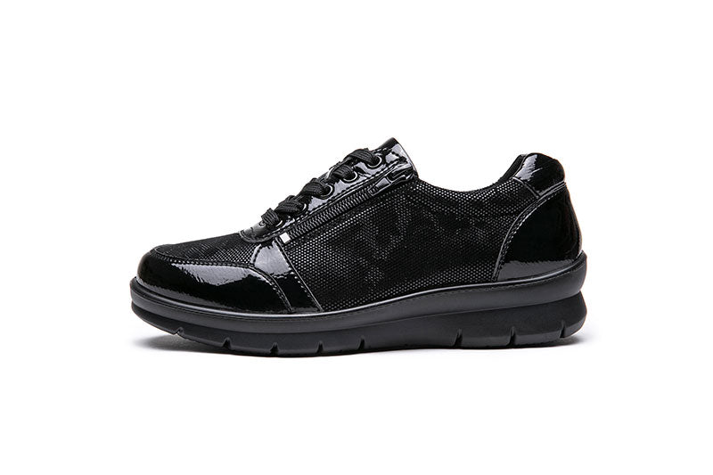 נעלי נשים אלגנטיות מעור בצבע שחור עם גימור לכה