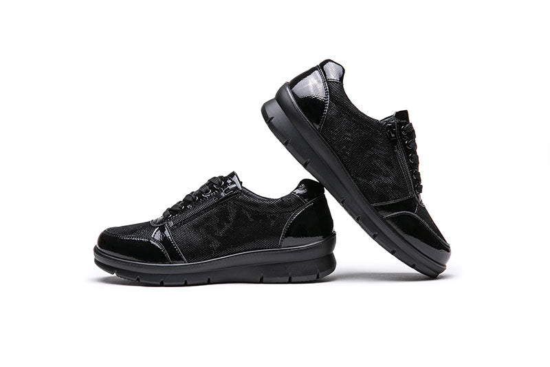 נעלי נשים אלגנטיות מעור בצבע שחור עם גימור לכה