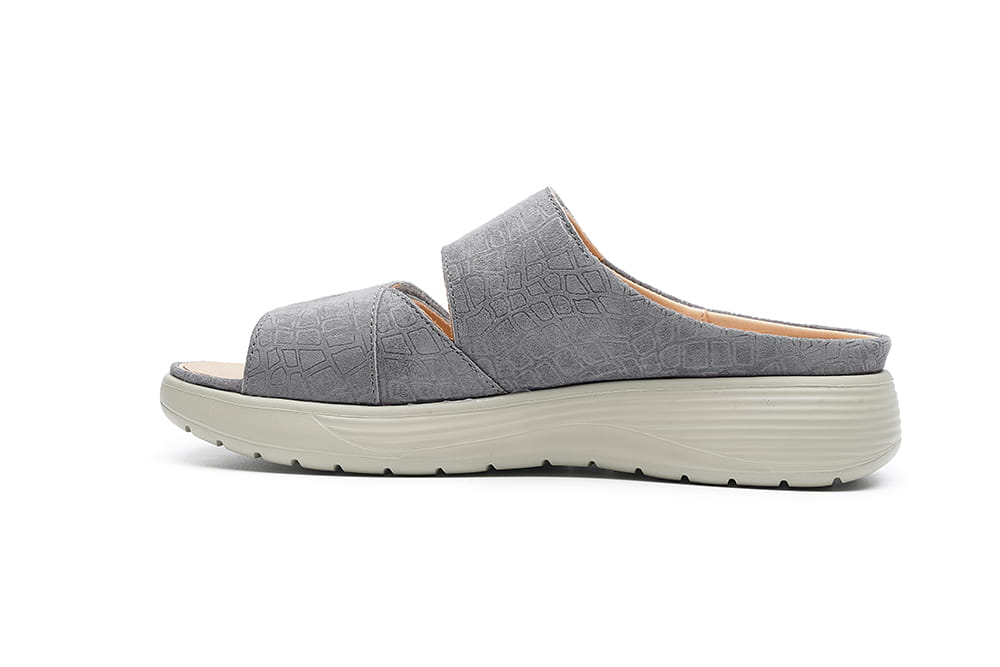 נעלי נשים רחבות מעור עם סוליה גמישה ורכה במיוחד