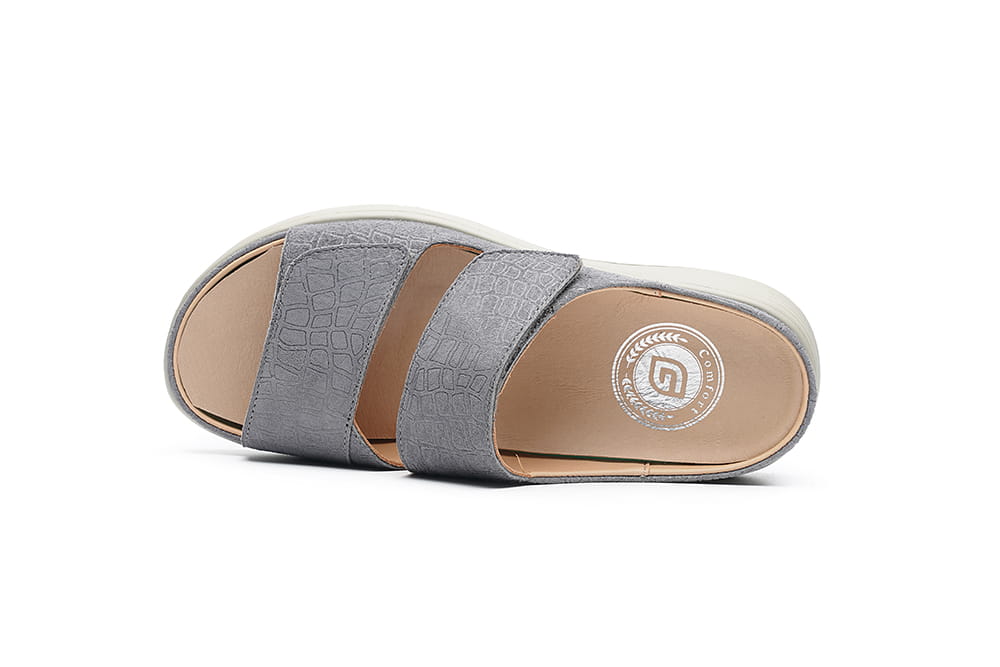 נעלי נשים רחבות מעור עם סוליה גמישה ורכה במיוחד