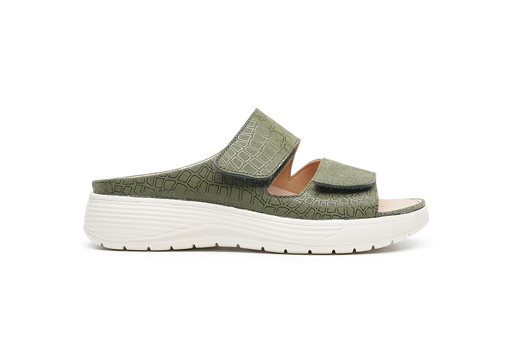 נעלי נשים רחבות מעור עם סוליה גמישה ורכה במיוחד