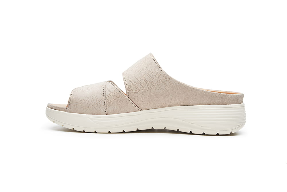 נעלי נשים רחבות מעור עם סוליה גמישה ורכה במיוחד