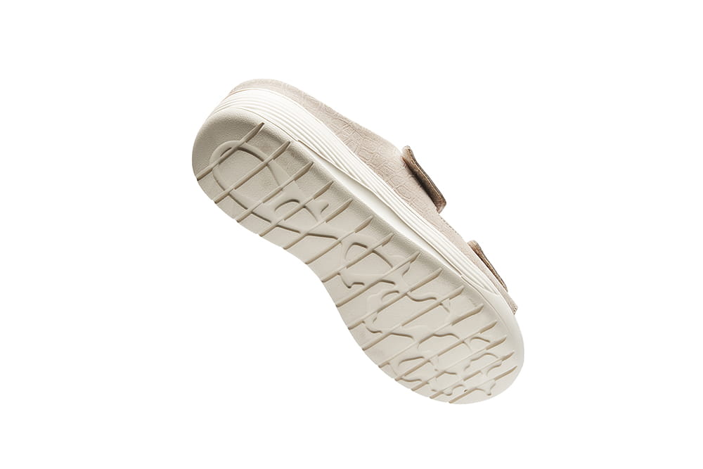 נעלי נשים רחבות מעור עם סוליה גמישה ורכה במיוחד