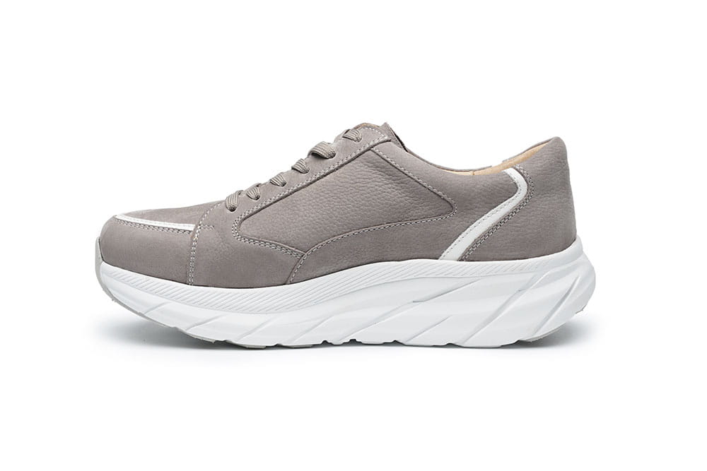 נעל ספורט לנשים עור משולב רשת